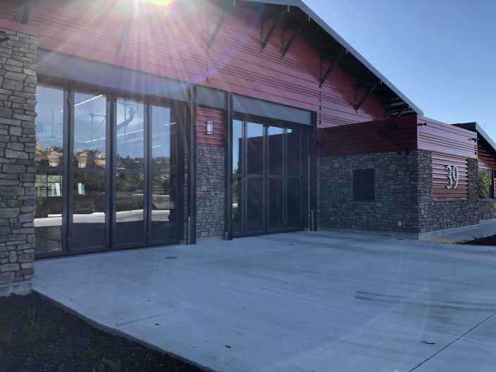 Automated four-fold doors for fire station Folsom (US)